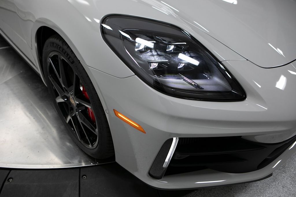 Thumbnail: 2026 Porsche Panamera - 19