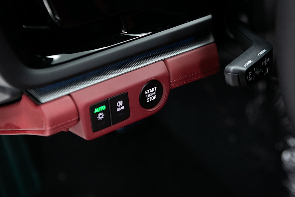 Thumbnail: 2026 Porsche Panamera - 24