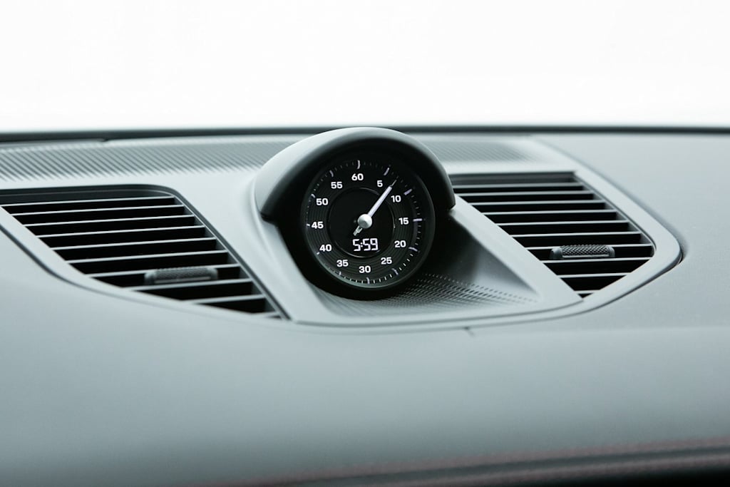 Thumbnail: 2026 Porsche Panamera - 28