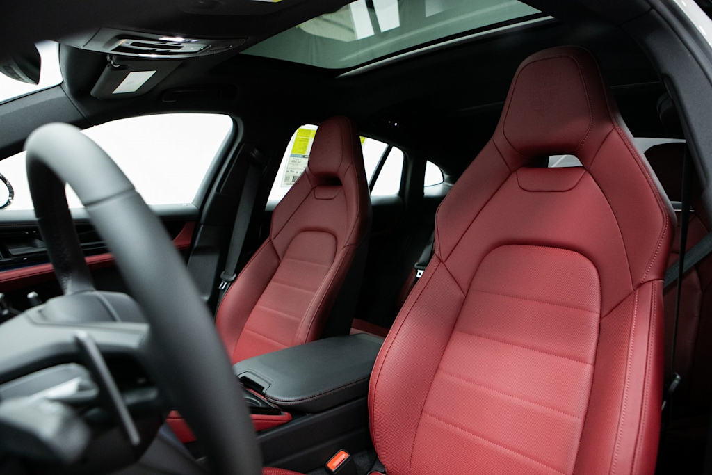 Thumbnail: 2026 Porsche Panamera - 9