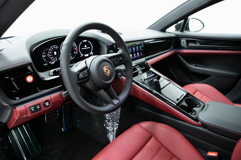 Thumbnail: 2026 Porsche Panamera - 2