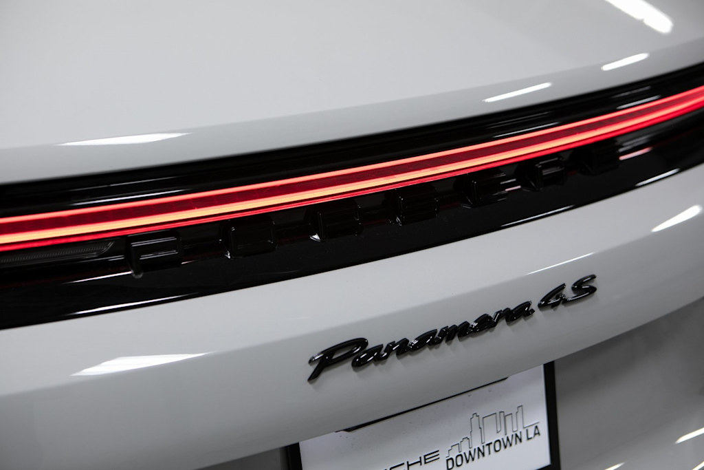 Thumbnail: 2026 Porsche Panamera - 35