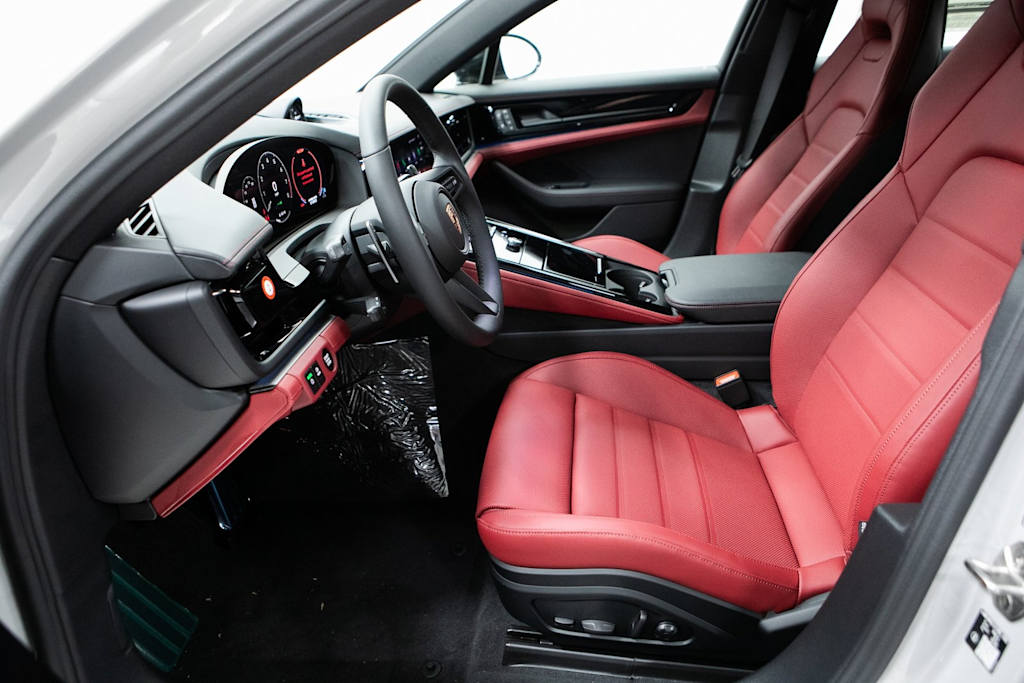 Thumbnail: 2026 Porsche Panamera - 10