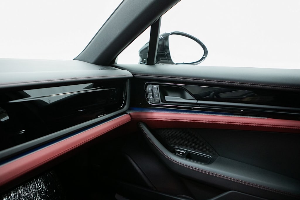 Thumbnail: 2026 Porsche Panamera - 27