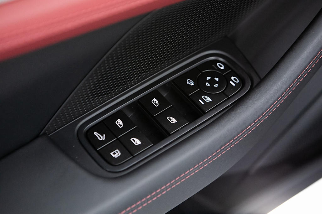 Thumbnail: 2026 Porsche Panamera - 22