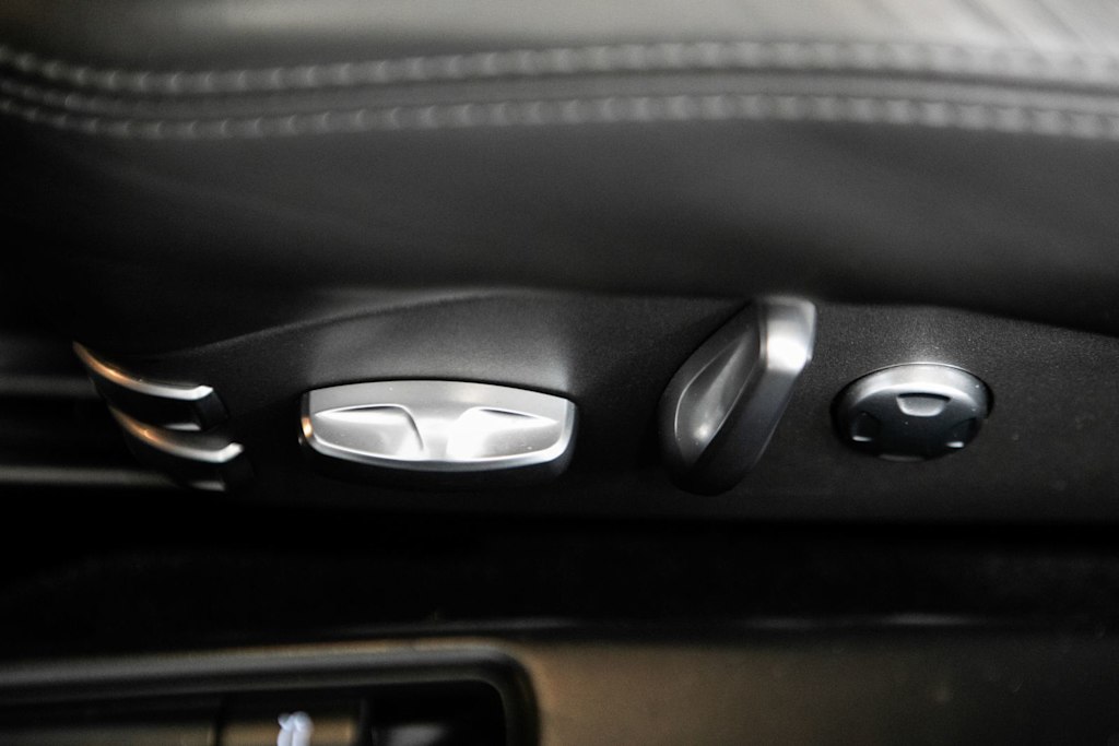 Thumbnail: 2011 Porsche 911 - 21