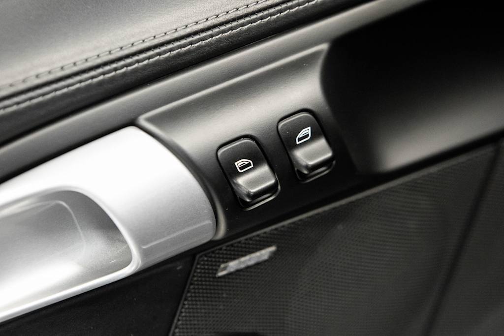 Thumbnail: 2011 Porsche 911 - 22