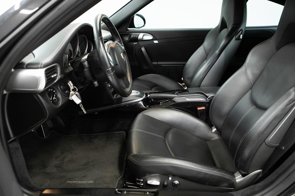 Thumbnail: 2011 Porsche 911 - 8