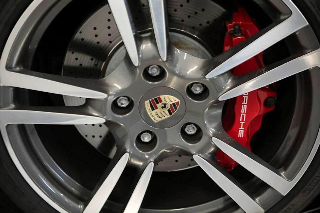 Thumbnail: 2011 Porsche 911 - 18
