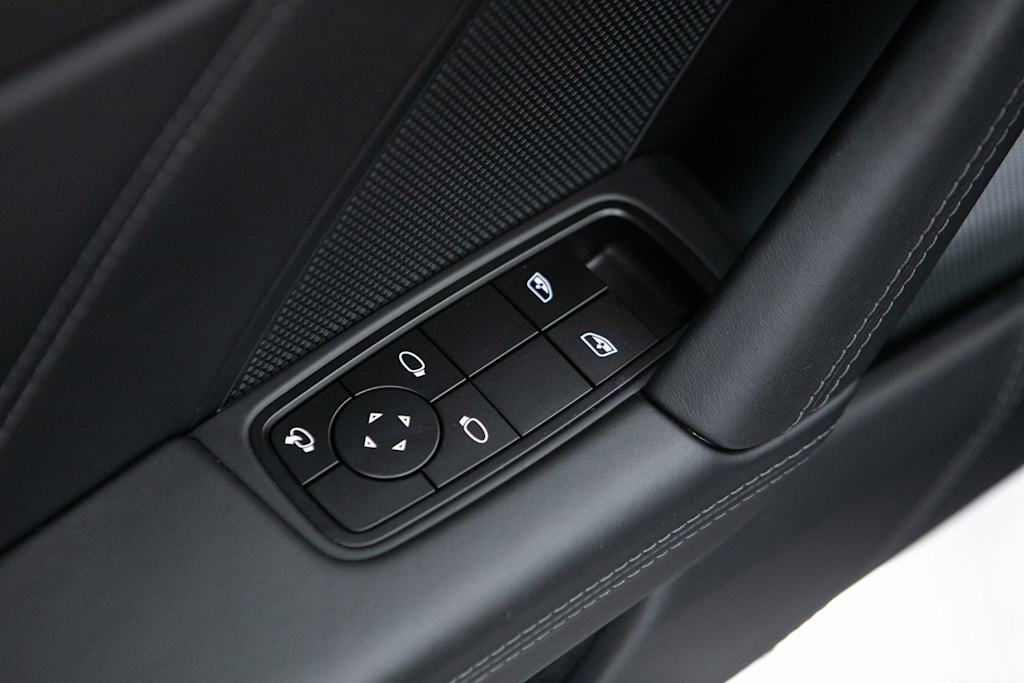 Thumbnail: 2025 Porsche 911 - 22