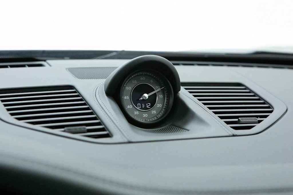 Thumbnail: 2025 Porsche 911 - 30