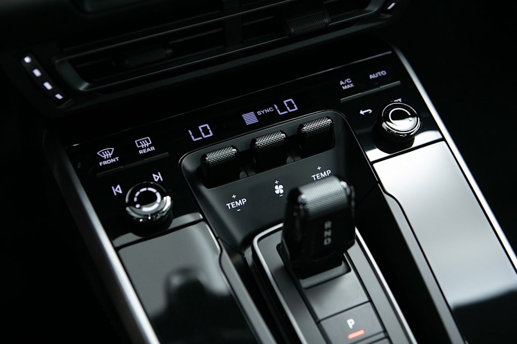 Thumbnail: 2025 Porsche 911 - 26