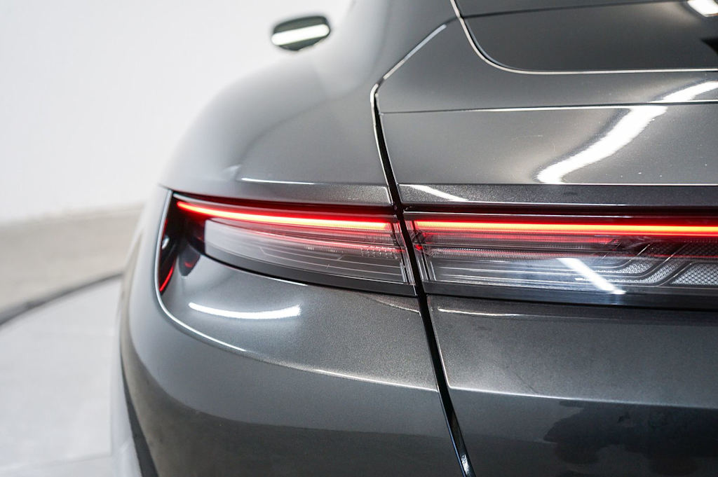 Thumbnail: 2023 Porsche Taycan - 21