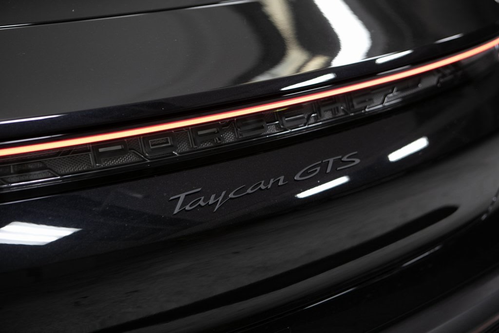 Thumbnail: 2026 Porsche Taycan - 36