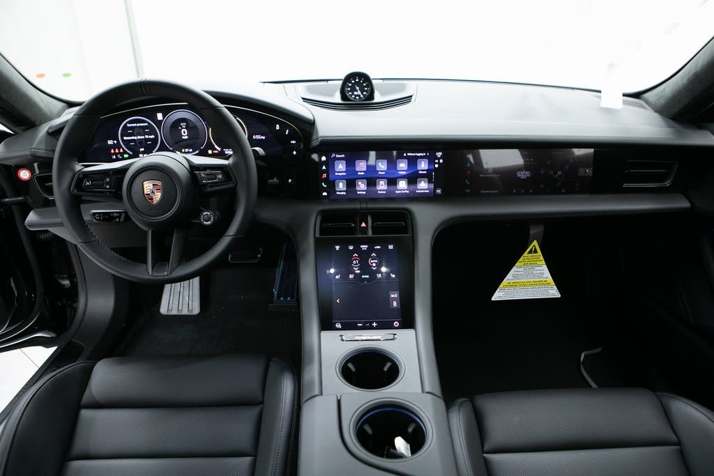 Thumbnail: 2026 Porsche Taycan - 8