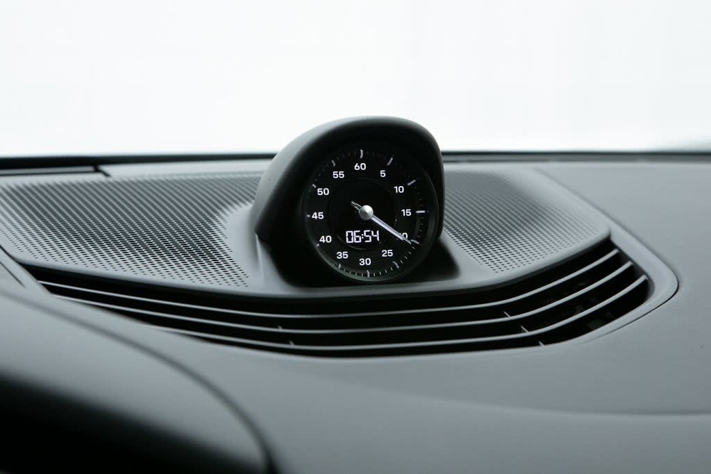 Thumbnail: 2026 Porsche Taycan - 27