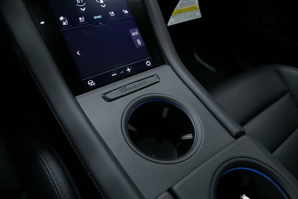 Thumbnail: 2026 Porsche Taycan - 25