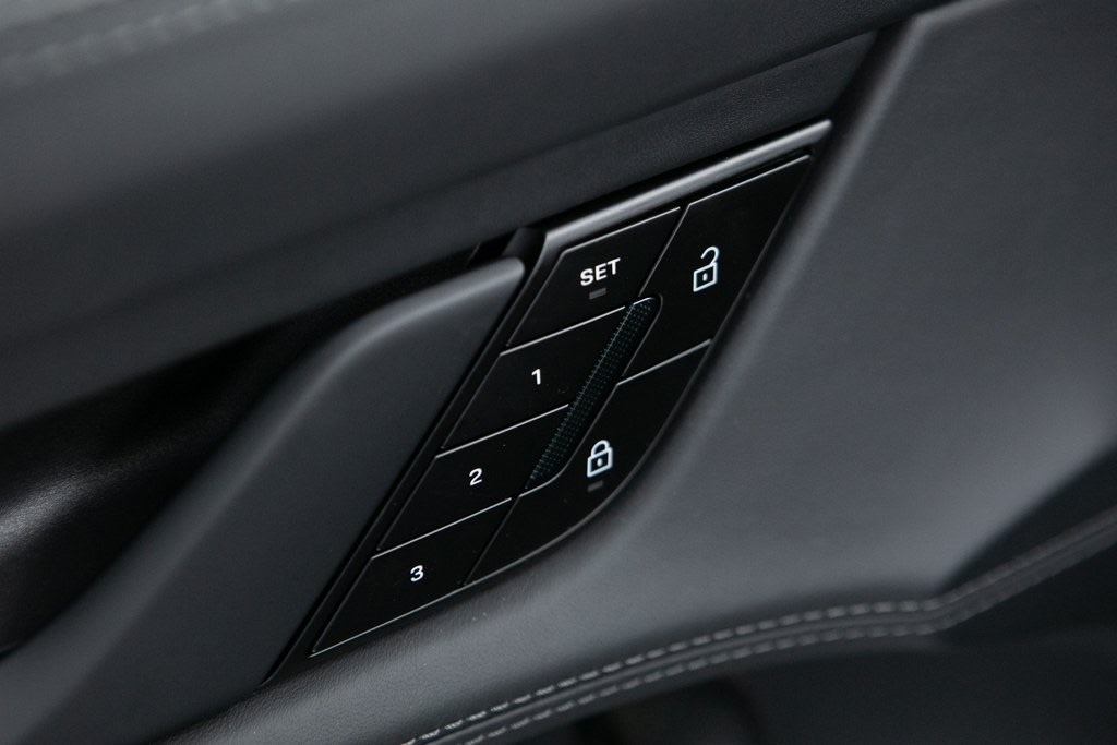 Thumbnail: 2026 Porsche Taycan - 22