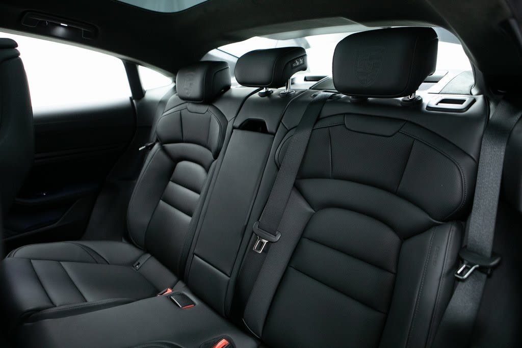 Thumbnail: 2026 Porsche Taycan - 31