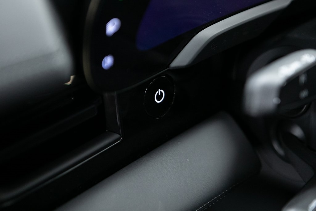 Thumbnail: 2026 Porsche Taycan - 23