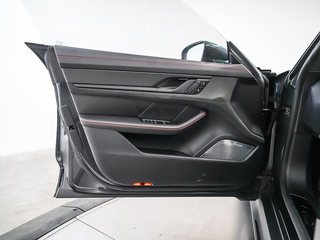 Thumbnail: 2023 Porsche Taycan - 27