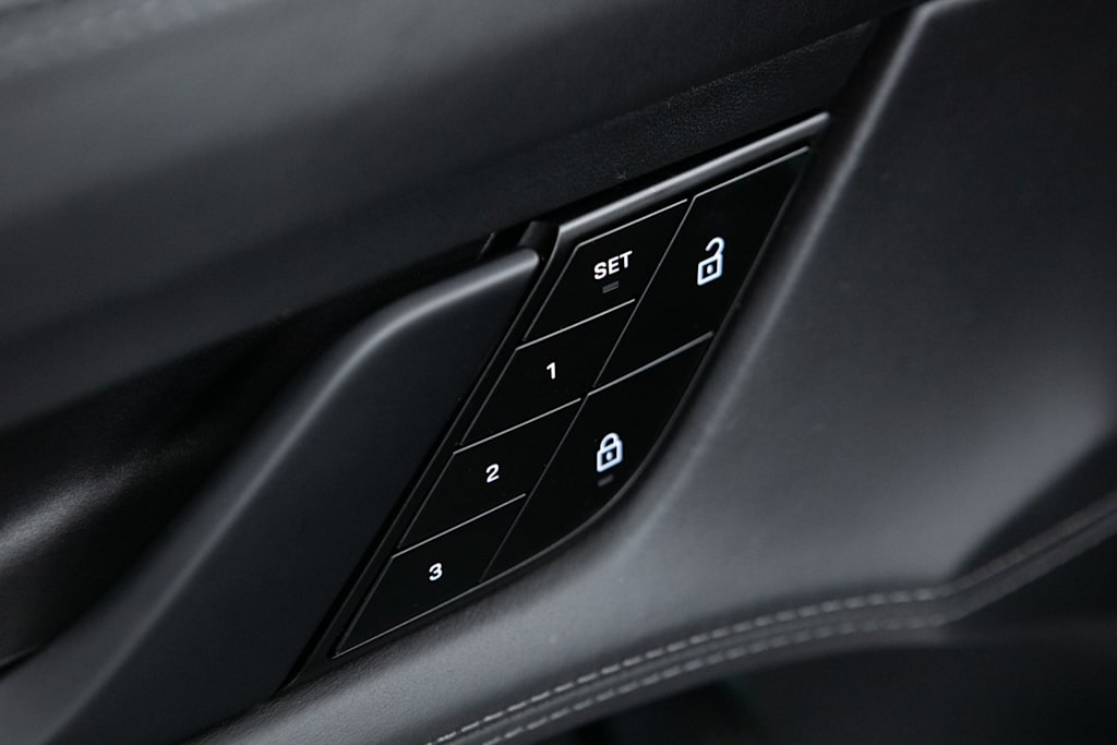 Thumbnail: 2024 Porsche Taycan - 25