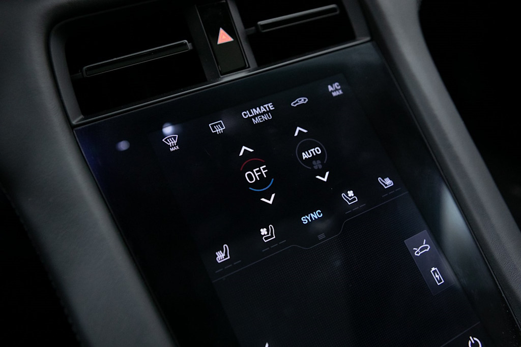 Thumbnail: 2024 Porsche Taycan - 27