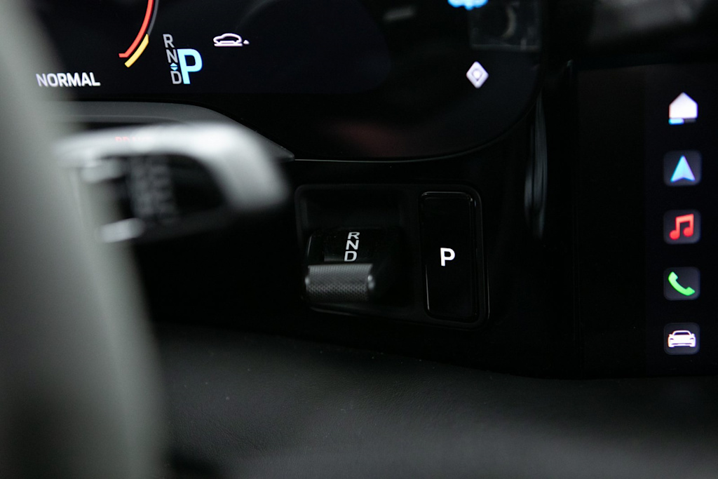 Thumbnail: 2024 Porsche Taycan - 14