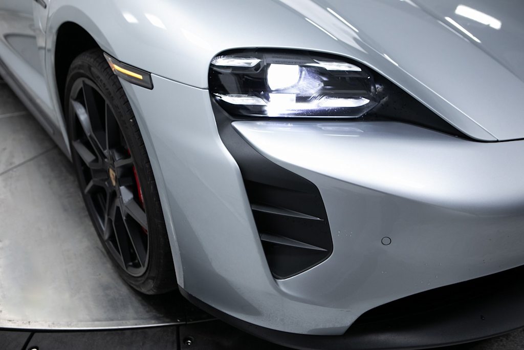 Thumbnail: 2024 Porsche Taycan - 21