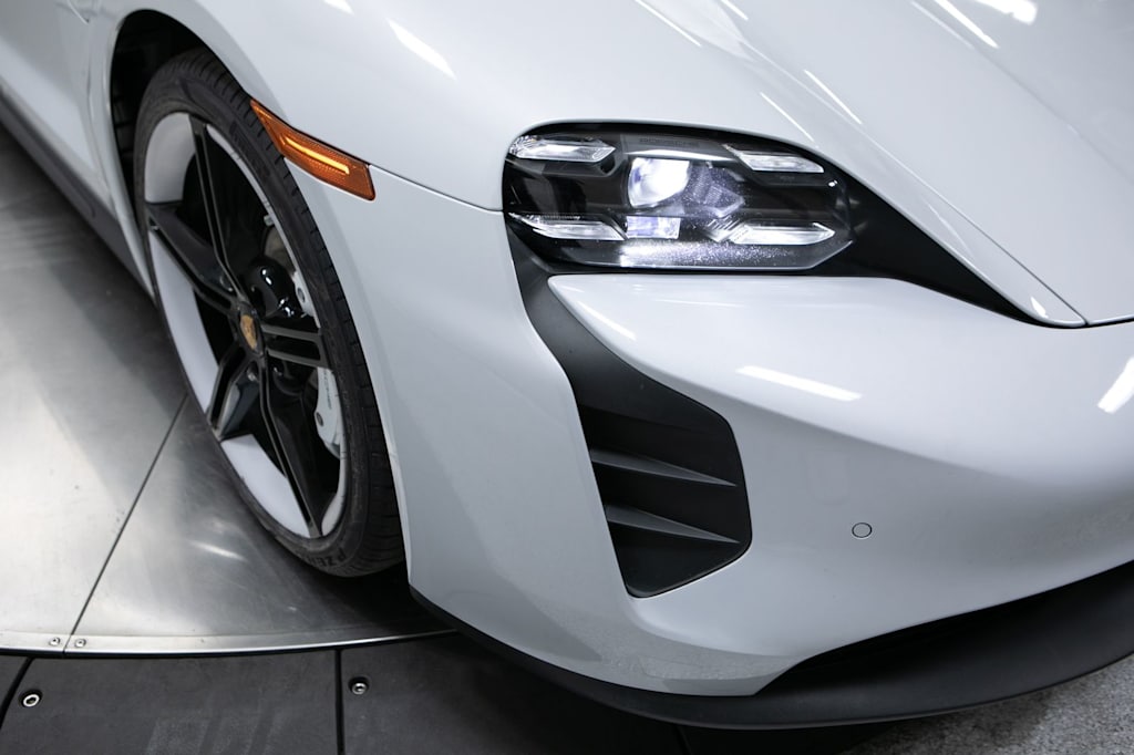 Thumbnail: 2023 Porsche Taycan - 7