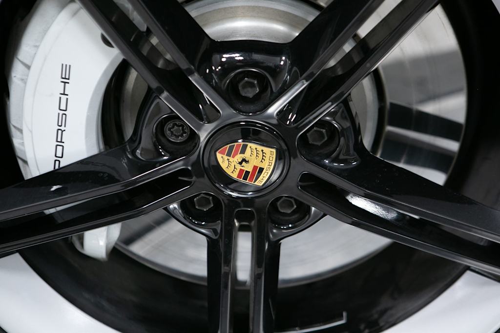Thumbnail: 2023 Porsche Taycan - 17