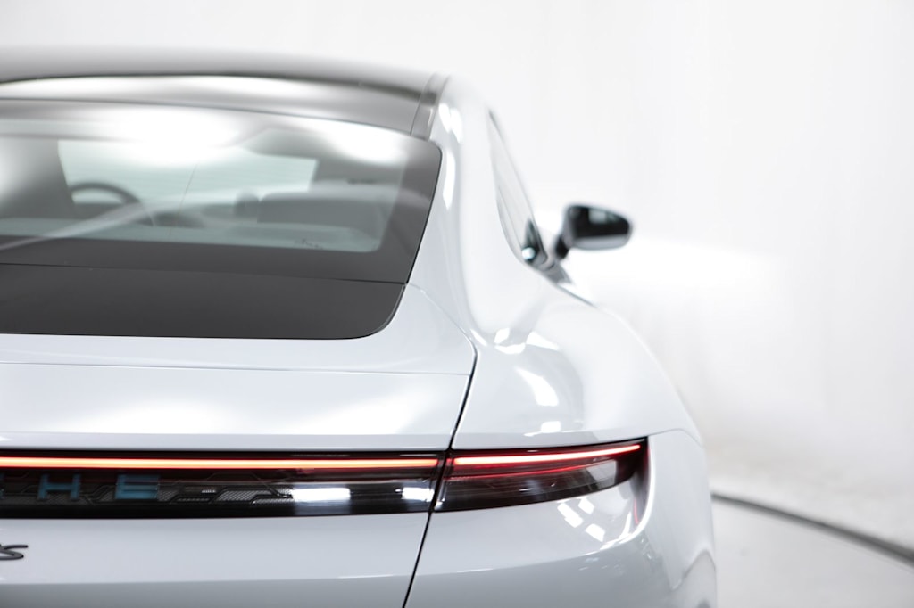Thumbnail: 2023 Porsche Taycan - 25