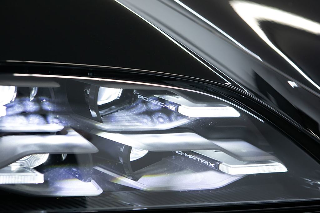 Thumbnail: 2026 Porsche Taycan - 12