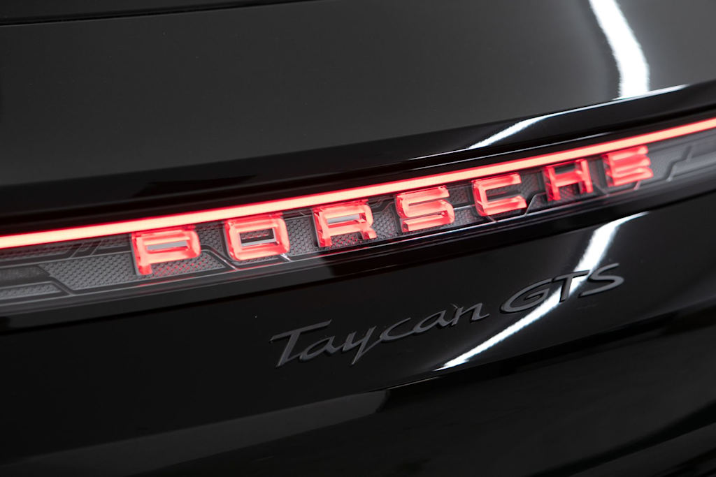 Thumbnail: 2026 Porsche Taycan - 36