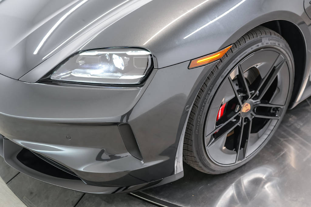 Thumbnail: 2026 Porsche Taycan - 15