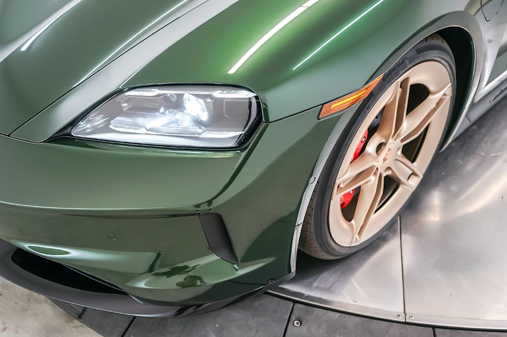 Thumbnail: 2026 Porsche Taycan - 24