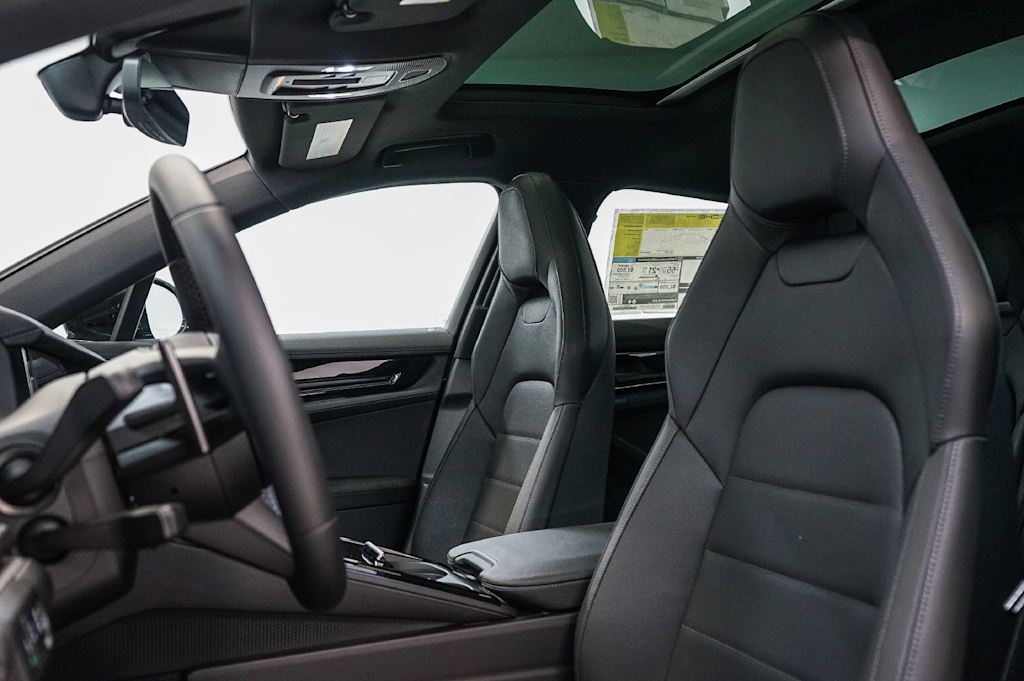 Thumbnail: 2026 Porsche Panamera - 8
