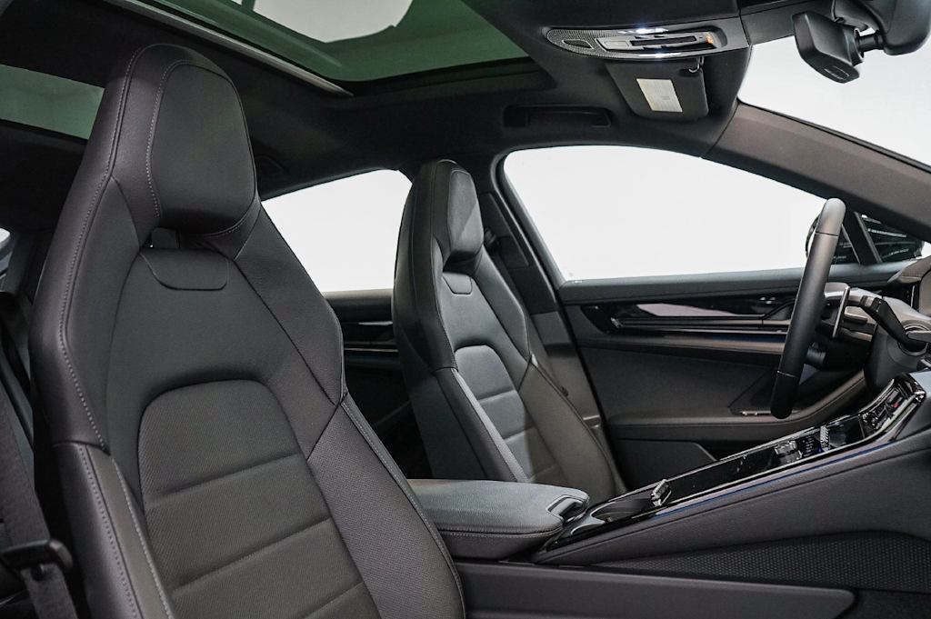 Thumbnail: 2026 Porsche Panamera - 9