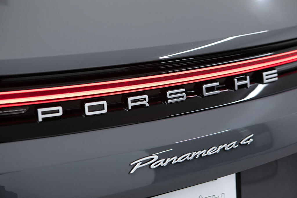 Thumbnail: 2026 Porsche Panamera - 36