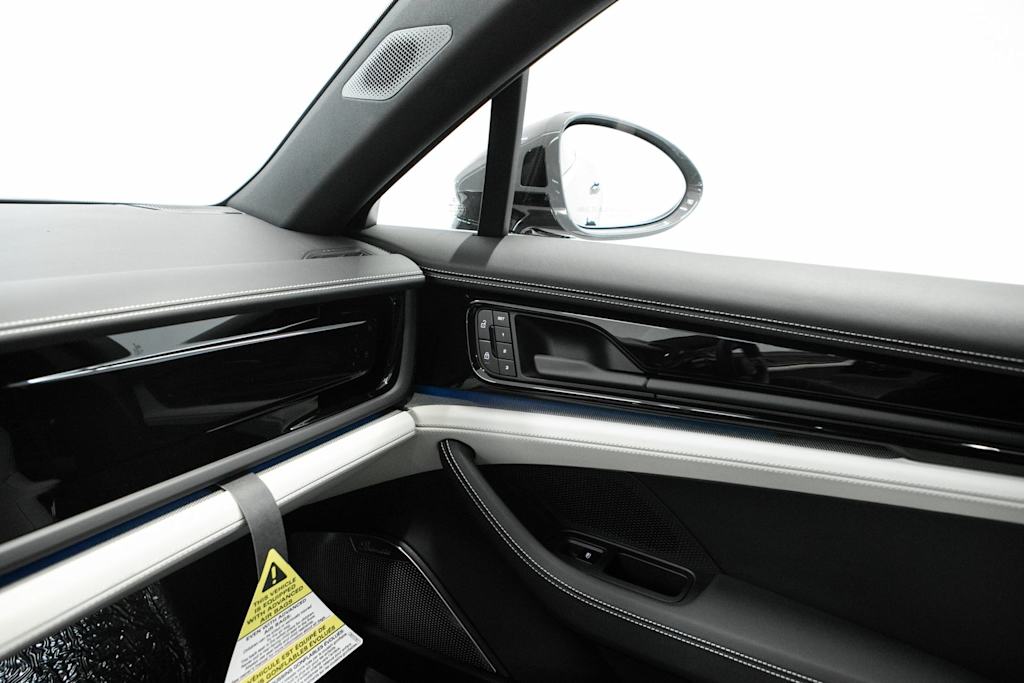 Thumbnail: 2026 Porsche Panamera - 30