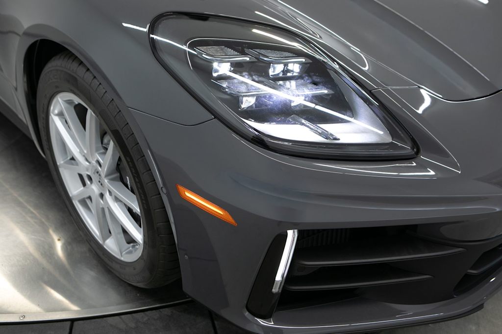 Thumbnail: 2026 Porsche Panamera - 21