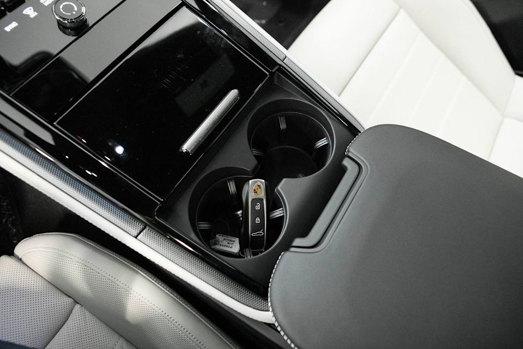 Thumbnail: 2026 Porsche Panamera - 11