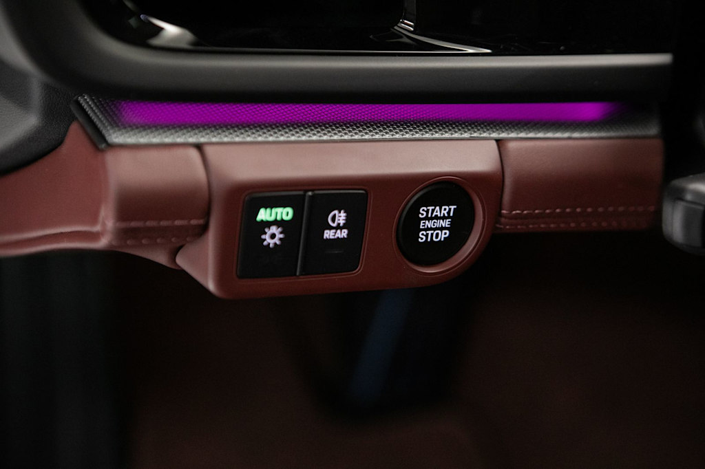 Thumbnail: 2026 Porsche Panamera - 25