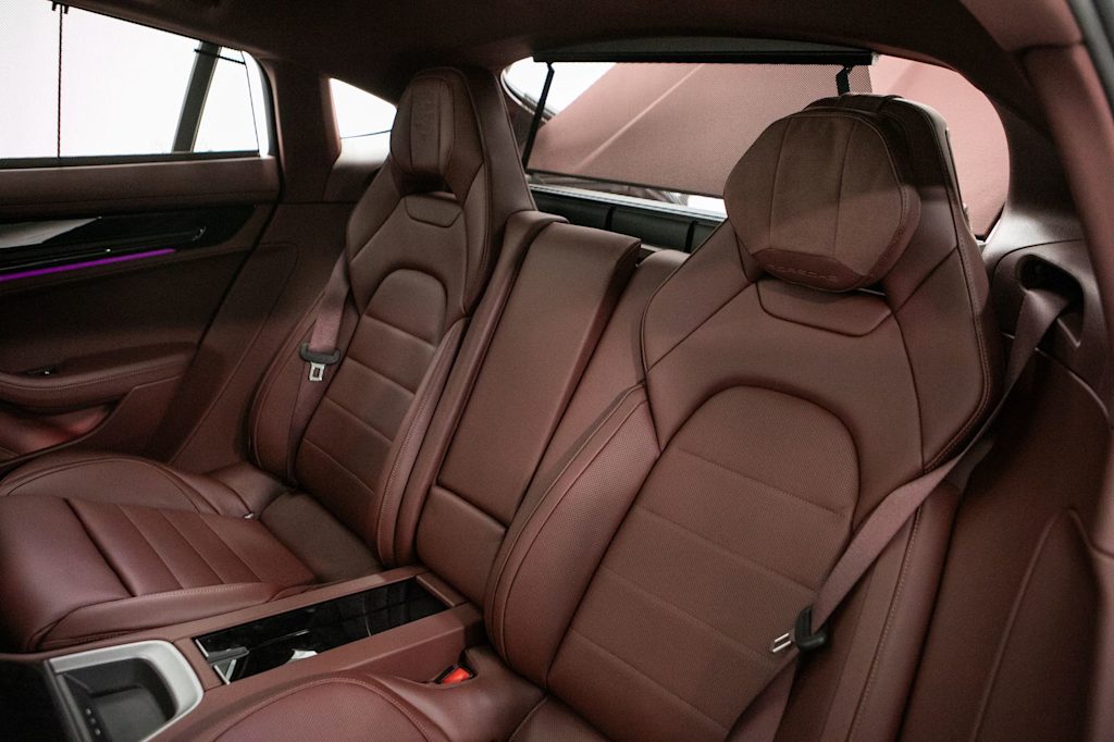 Thumbnail: 2026 Porsche Panamera - 33