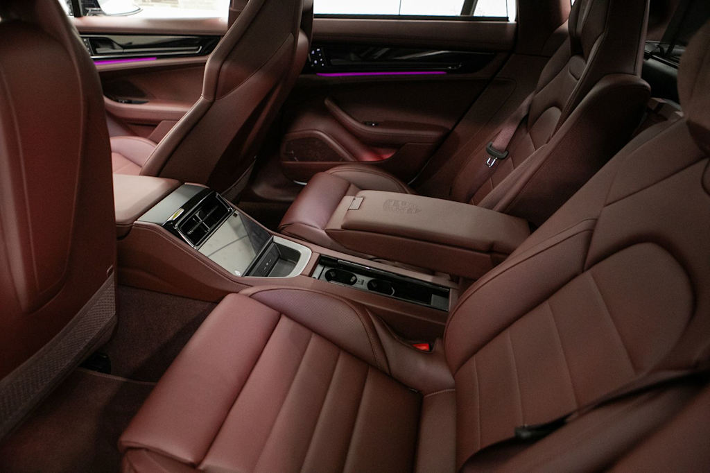 Thumbnail: 2026 Porsche Panamera - 32