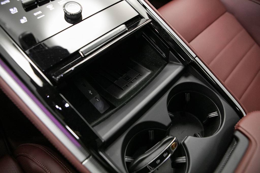 Thumbnail: 2026 Porsche Panamera - 28