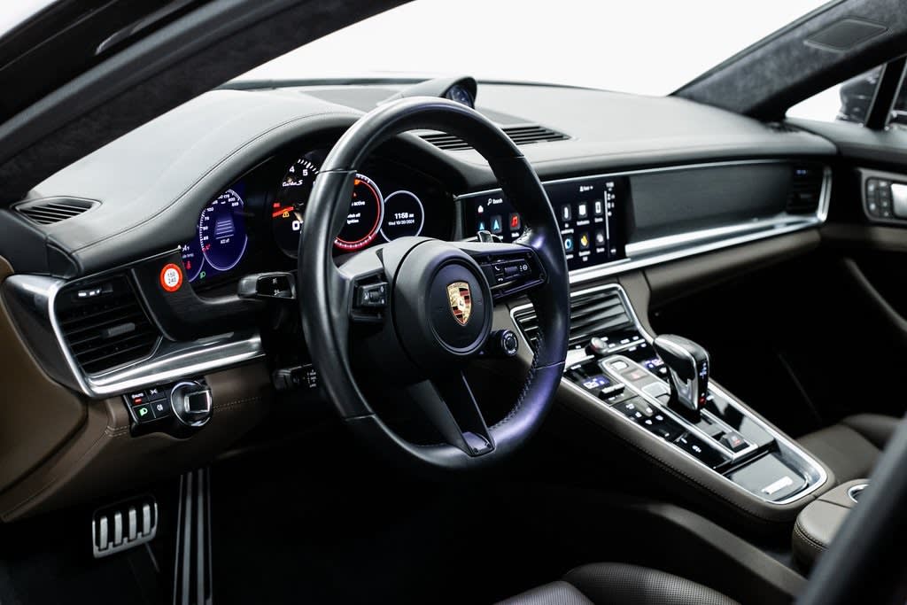 2023 Porsche Panamera Turbo S 2