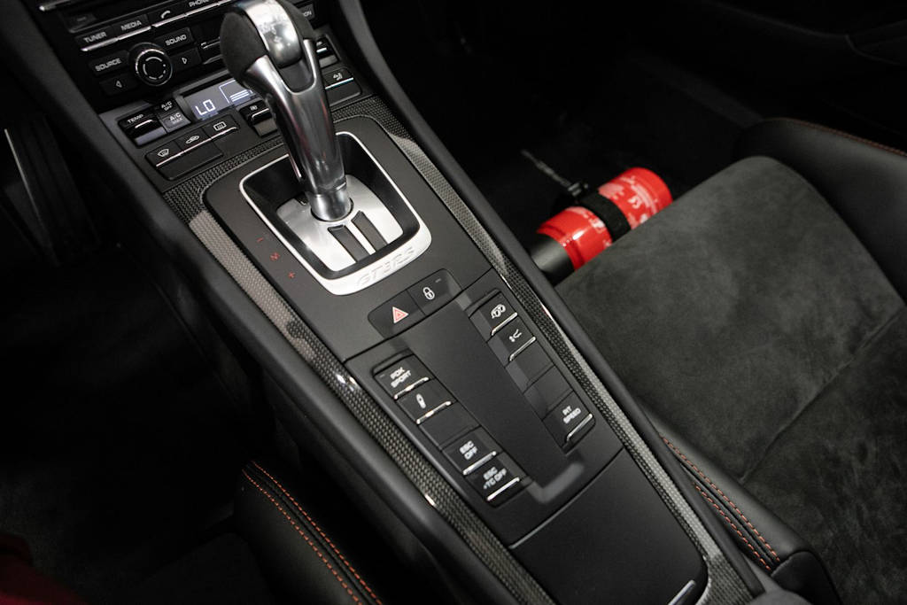 Thumbnail: 2016 Porsche 911 - 23
