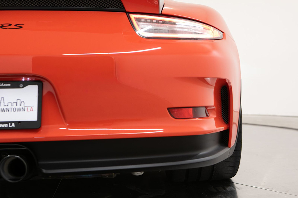 Thumbnail: 2016 Porsche 911 - 30