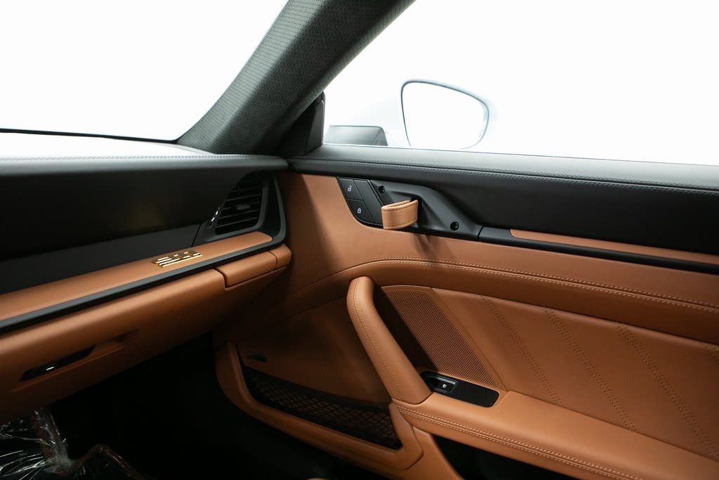 Thumbnail: 2024 Porsche 911 - 25